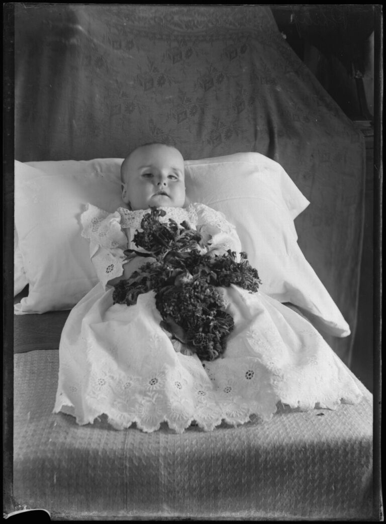A Haunting Gallery Of Victorian Post Mortem Photography Ancestrium a-haunting-gallery-of-victorian-post-mortem-photography-ancestrium